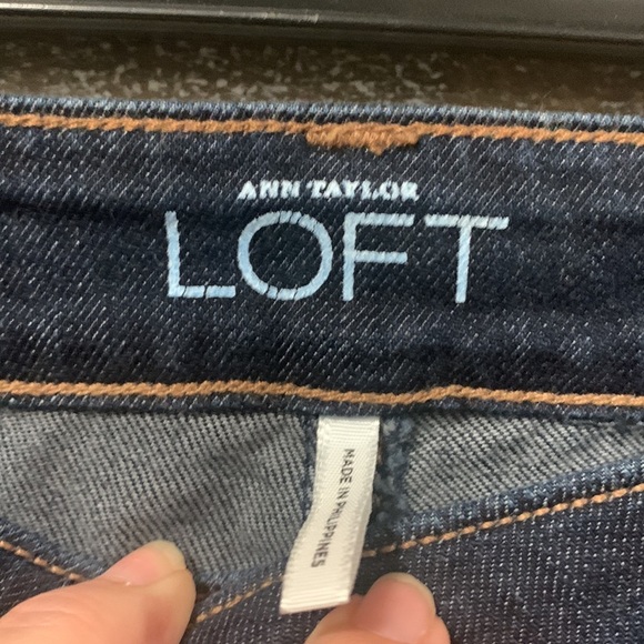 Ann Taylor Loft Modern bootcut dark wash jeans size 8 - Picture 3 of 6